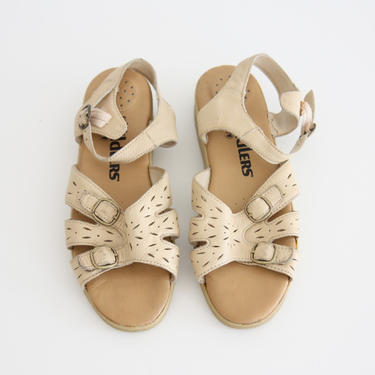 70s/80s wedge sandals | nerdy chic | nude shoe | shoe 7 