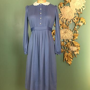 1970s dress, lace collar, pleated, vintage 70s dress, tie waist, steel blue polyester, school girl, puff shoulders, preppy, lolita, feminine 