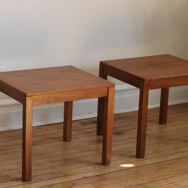 Pair of Danish Mid Century Modern End Tables 