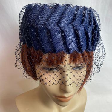VTG sapphire blue netted fascinator hat 1960’s raffia woven straw larger women’s hats veil veiled millinery 22-23 