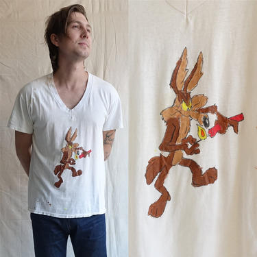 Vintage Hand Painted Wile E Coyote T Shirt/ 1980s Distressed Bootleg Cartoon V Neck Shirt/ Looney Tunes 