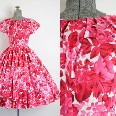 1950's Fuchsia Floral Print cotton Day Dress / Size Small 