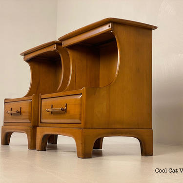 Pair of Nightstands by Unique Furniture Makers, Circa 1950s - *Please see notes on shipping before you purchase. 