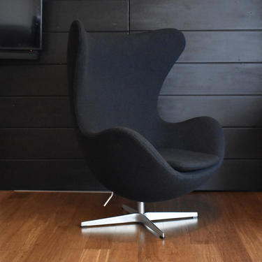 Vintage Egg Chair by Arne Jacobsen for Fritz Hansen, model 3316 (swivel/tilt) 
