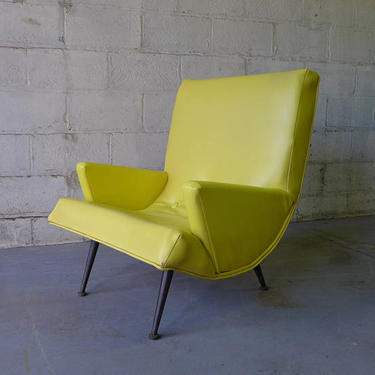 Tufted Mid Century Modern Scoop Chair