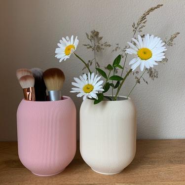 ASPEN Vase (STYLE 02- Pod) - Decorative Vase - Home Office Decor - Designed and Sustainably made by Honey & Ivy Studio in Portland, Oregon 