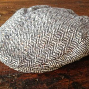 Wool Tweed Newsboy Hat, Made in Ireland Flat Cap, Gray Black Herringbone Pattern 
