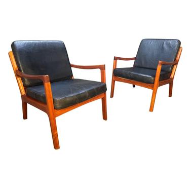 Pair of Vintage Danish Mid Century Modern Teak and Leather &amp;quot;Senator&amp;quot; Lounge Chairs by Ole Wanscher 