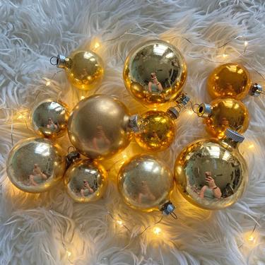 Vintage Set of 12 Gold Glass Ornaments // Gold Christmas Tree Bulbs // Gold Holiday Ornament // Vintage Christmas Decor - GD1 