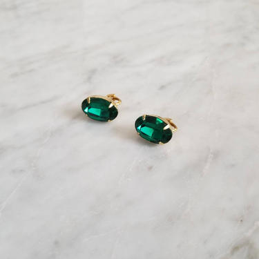 Vintage Emerald Rhinestone Earrings / Oval Glass Cabochon Earrings / Gold Tone Clip On Earrings / May Birthstone Earrings / Costume Jewelry 