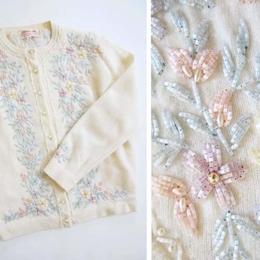 Vintage 60s Sequined Cardigan S - 1960s Off White Lambswool Pastel Floral Beaded Rockabilly Cardigan - Kawaii Pastel Sweater 