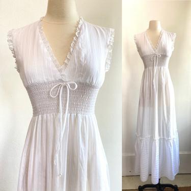 Vintage 70s BOHO PRAIRIE Sundress Dress  / EYELET Trim + Thick Ruched Waist / Cottagecore 