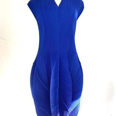 Vintage Veeca Blue Crinkle Pleated Dress 