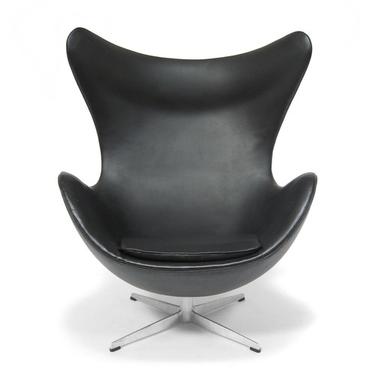 Early Arne Jacobsen Egg Chair by Fritz Hansen