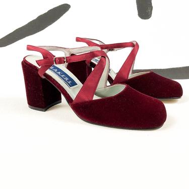 90s Bakers Red Velvet Chunky Heeled Mary Janes / Size 8.5 / Strappy / Round Toe / Clueless / Grunge / Oxblood / Burgundy / Velour / Flocked 
