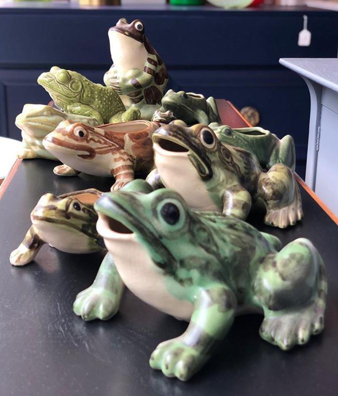                  Awesome collection of pottery Frogs and planters!