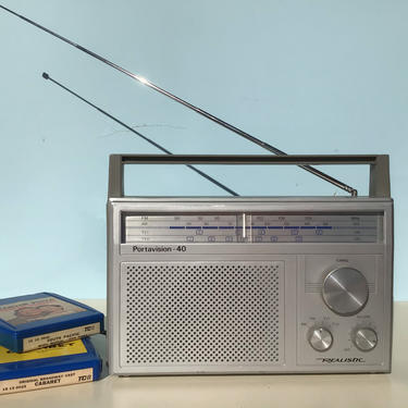 Vintage Realistic Portavision 40 AM FM TV Radio — 4 Band Works Greatish! 
