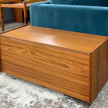 Cedar storage chest