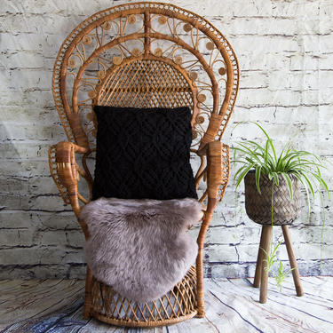 SHIPPING NOT FREE! Vintage Ornate Wicker Peacock Chair/ Local pick up Chicago area or Your Shipper!!! 