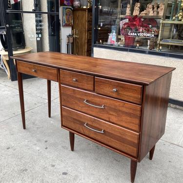 Sans Stains | Mid-century Desk with Large Drawers and Walnut Finish