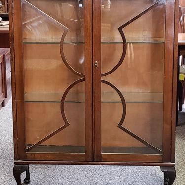 Item #MA91 Vintage Oak Display Cabinet c.1940s