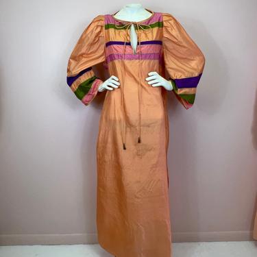 Vtg 1970s lightweight peach silk kaftan puff sleeve dress by Bill Tice 