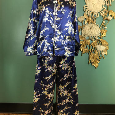 vintage pajamas, asian pjs, blouse and pants, blue floral print, Chinese pajamas, vintage loungewear, size medium, satin pjs, splendid china 