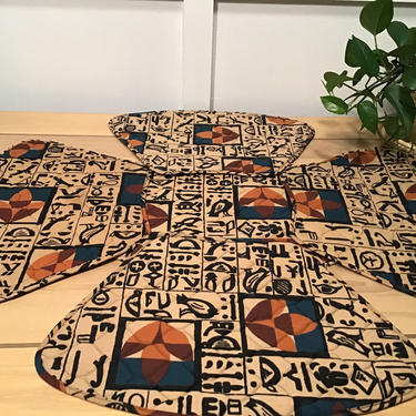 80s Placemats Vintage Egyptian hieroglyphic pattern, Browns, Tans Blue Black Round Table Placemats 