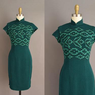 1960s vintage dress | Gorgeous Green Cheongsam Holiday Cocktail Party Dress | XS | 60s dress 