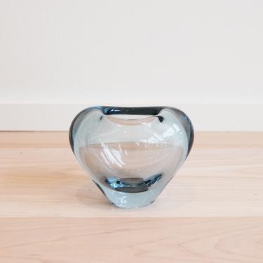 Danish Modern Holmegaard Minuet Akva Aqua Blue Glass Heart-Shaped Vase Per Lutken Medium 