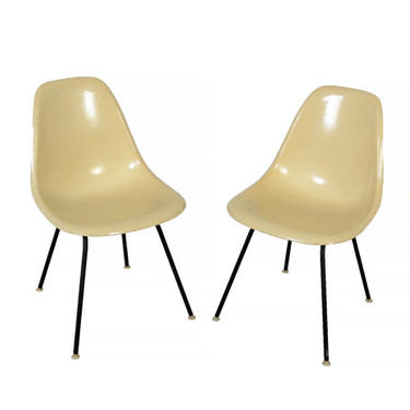 Eames Shell Chair Herman Miller Pair of Fiberglass Shell Chairs on H base 