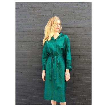 Betsy in a 1960s emerald raw silk shirt dress  1960s silver tone bangle#shoptreasury #vintageshirtdress#rawsilk #1960s #betsy