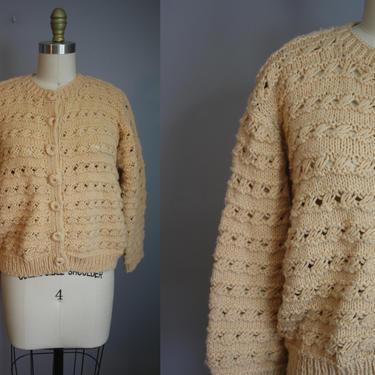 1960s Hand-Knit Cardigan Sweater // Peach Button Up // Large 