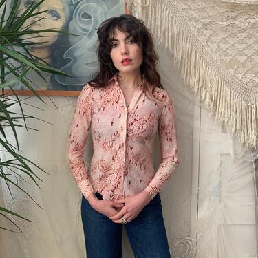 70's BUTTON UP TOP - pink, maroon and white - novelty print of people - x-small 