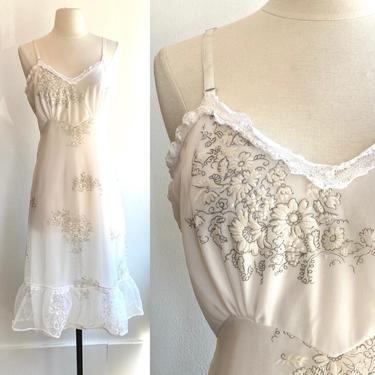 Adorable 50's Vintage FLOCKED FLOWERS Slip / Sheer Double Layer Skirt + Ruffle + Lace Trim / Triangle 