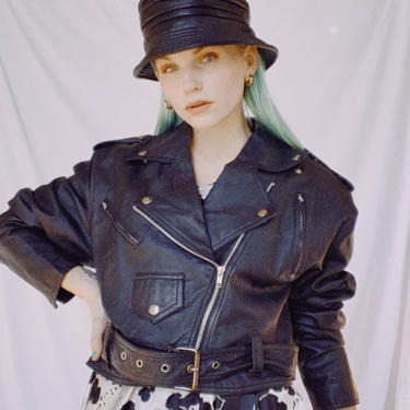 Vintage 90s | Black Leather Cropped Moto Jacket 