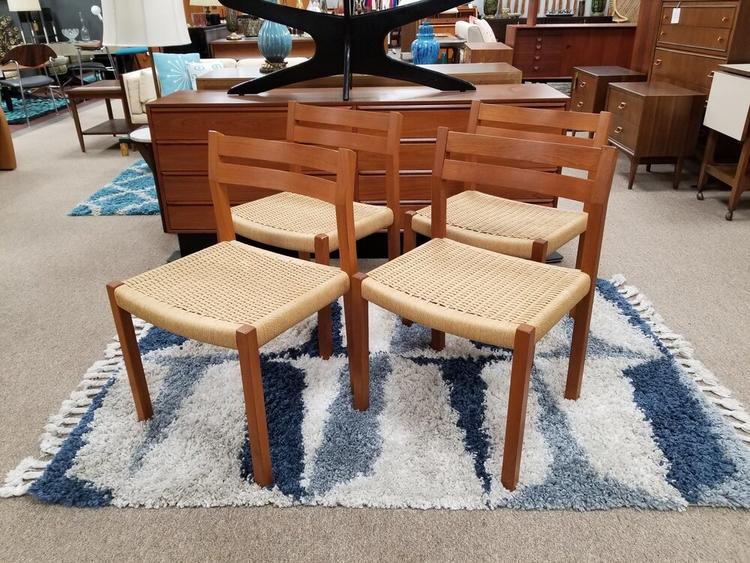 Set of four Danish Modern dining chair with woven seats by Moeller