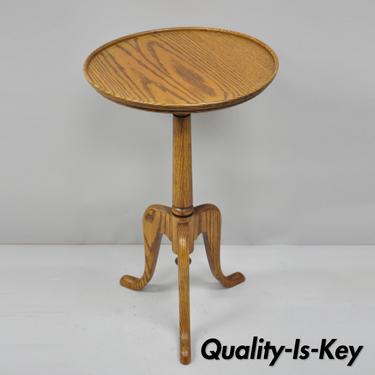 Small Vintage Oak Wood Queen Anne Style Pedestal Side Tea Table Candle Stand