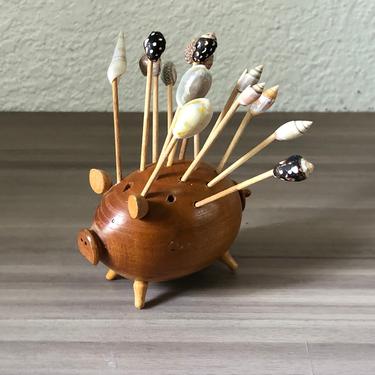 Vintage Solid Teak Porcupine Pig Toothpick Holder Drink Umbrella 