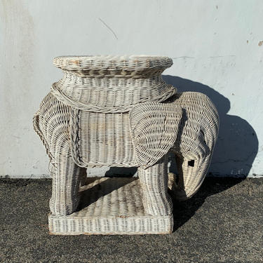 Vintage Wicker Elephant Garden Stool Plant Stand Chinoiserie Asian Ceramic Palm Beach Inspired Hollywood Regency Seats Table White Boho Chic 