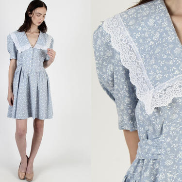 Blue Floral Print Dress / Romantic Tiny White Flower Dress / Vintage 80s Country Prairie Dress / Wide Lace Collar Mini Dress 