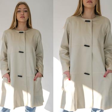 Vintage 70s Light Sandy Tan Minimalistic Space Age Style Swing Coat w/ Large Black Pill Buttons | UNWORN Deadstock | 1970s Space Age Jacket 