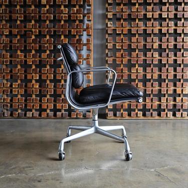 Charles &amp; Ray Eames Soft Pad Management Chair for Herman Miller circa 1960