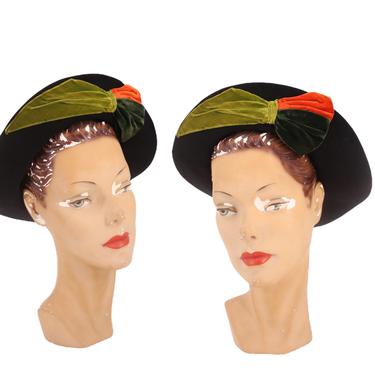 1930s black felt disc hat / vintage early 1940s velvet trim dinner plate brim hat cocktail fascinator or tilt 