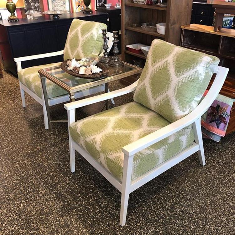                   Groovy green and white chairs! Perfect for a covered porch or balcony!