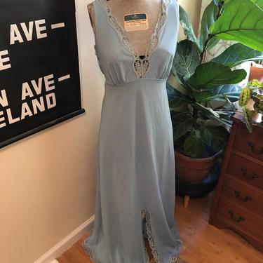 Vintage 1960s nightie nightgown hand dyed to Pantone Autumn 2018 shade Quetzal Green teal pinup lingerie S 