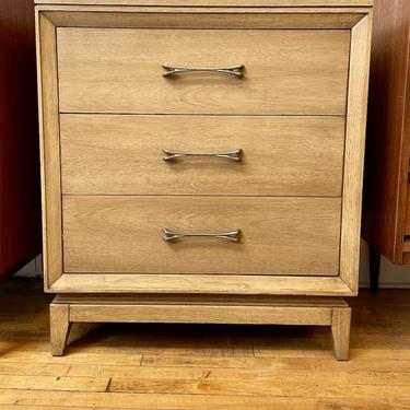 Small Chest of Drawers by Drexel 1950s