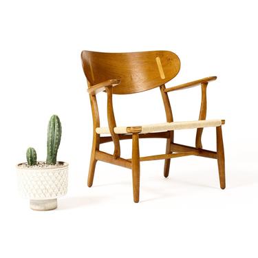 Danish Modern / Mid Century Oak Lounge / Armchair – Hans Wegner for Carl Hansen — Model CH22 — A 