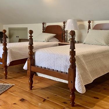 Pair of Ball &amp; Feather Carved Bell Beds in Maple, Circa 1820