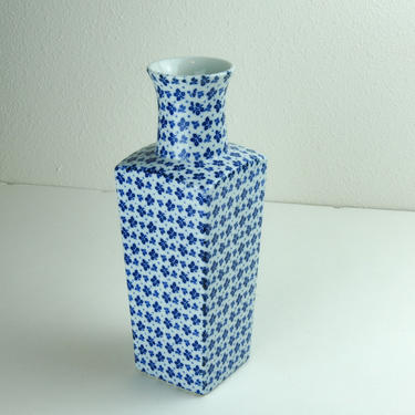 Chinoiserie Style Vase 